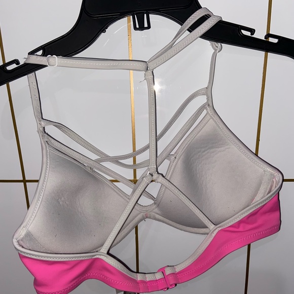 PINK Swimsuit Top 👙 - Picture 2 of 3